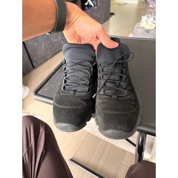 Athletic_Shoes